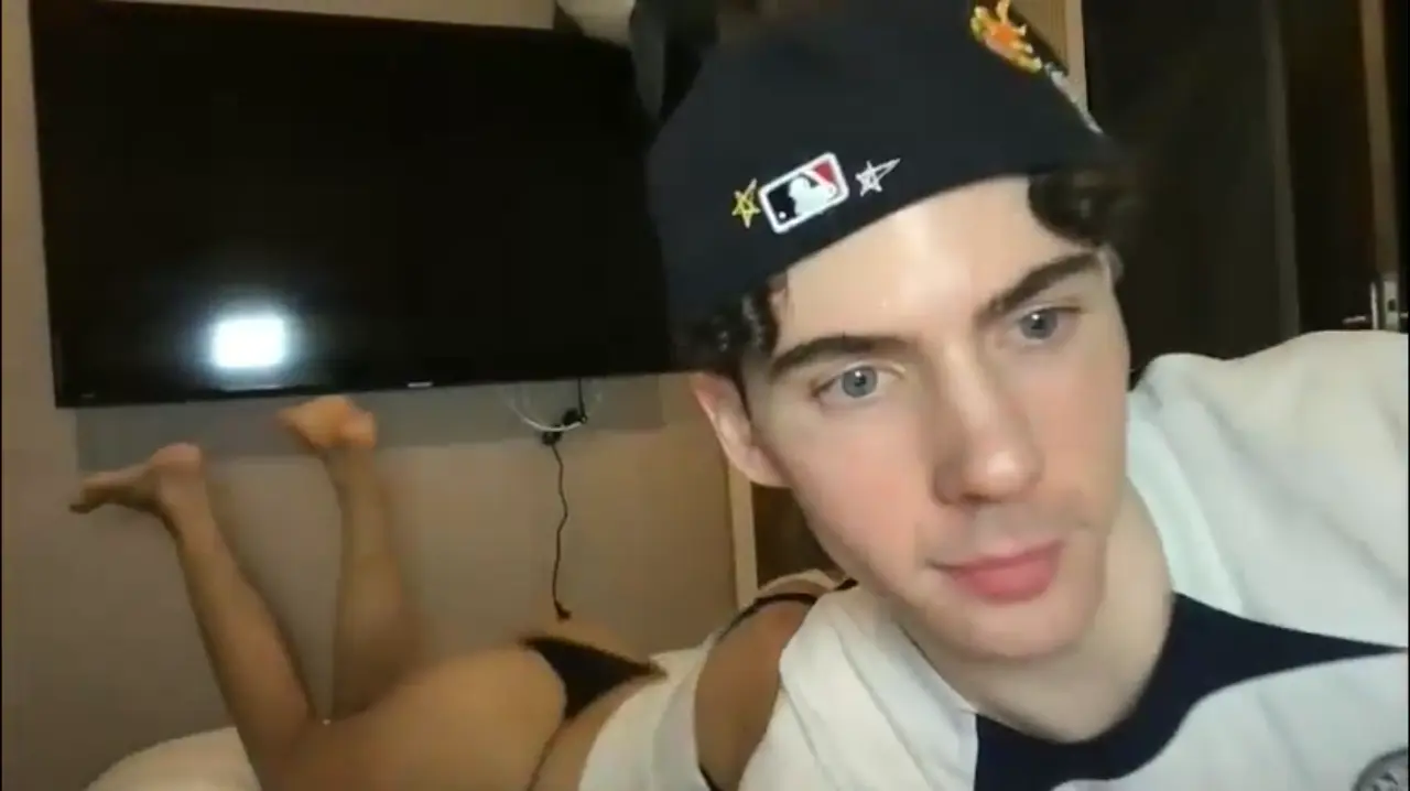 alexander0_ cam show video 3/2/2026