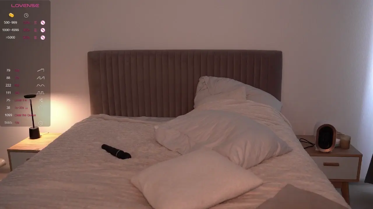 arielbell_ cam show video 10/1/2025