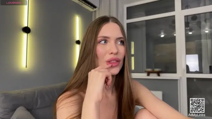 chloe_moormoor cam show video 9/13/2025