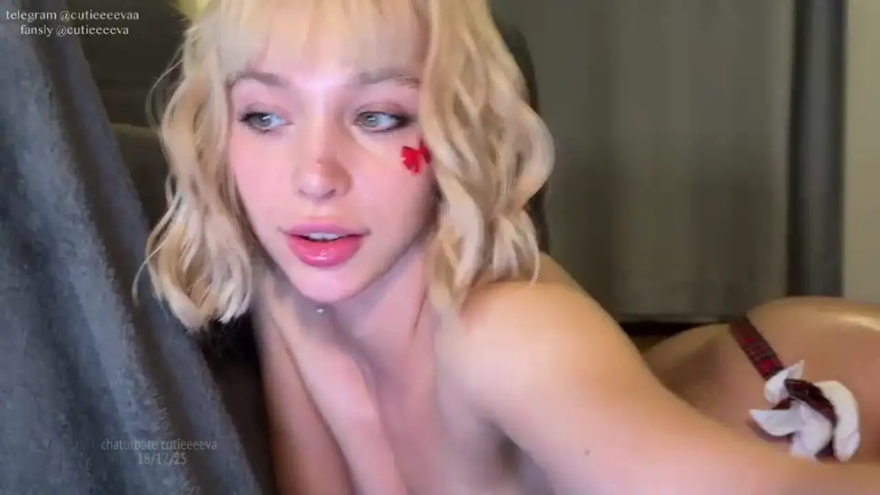 cutieeeeva cam show video 12/18/2025
