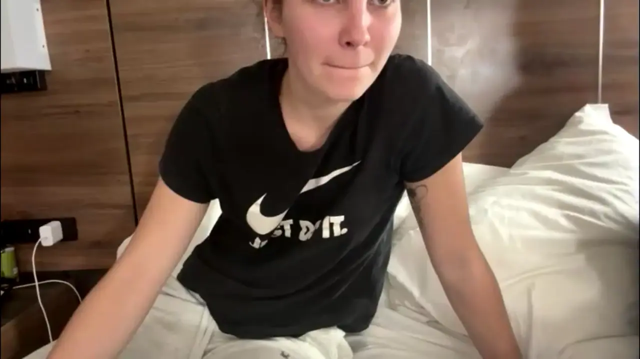 deepthroatqueen33 cam show video 2/27/2026