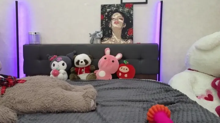 dolly_ll cam show video 7/24/2025