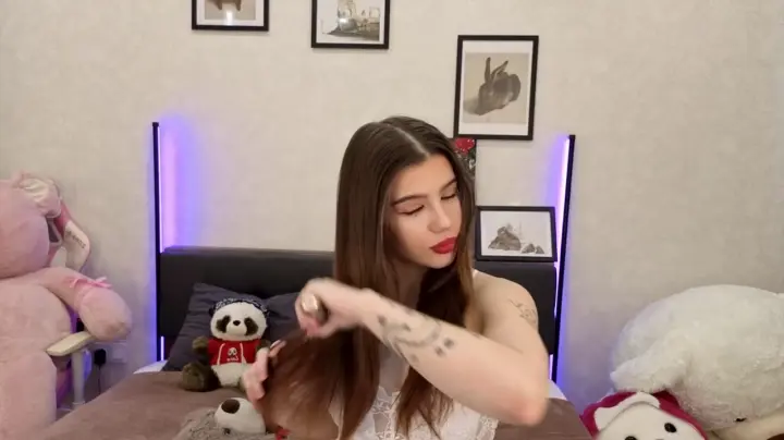 dolly_ll cam show video 9/7/2025