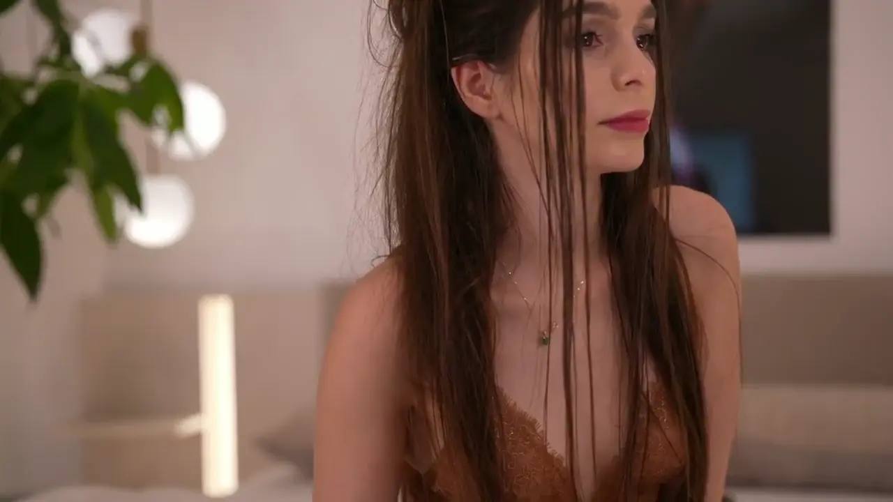 DoviaClaire cam show video 10/24/2025