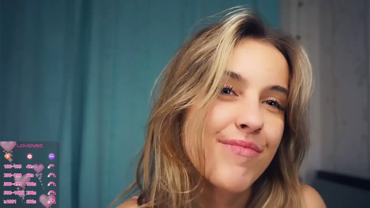 FannyHewson cam show video 10/18/2025