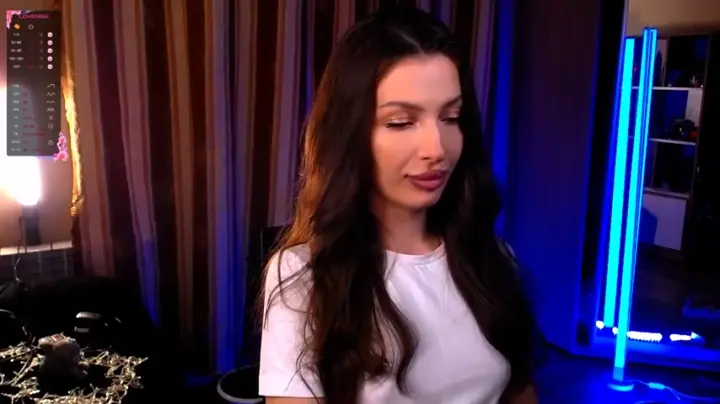 Laura_Bess cam show video 8/7/2025