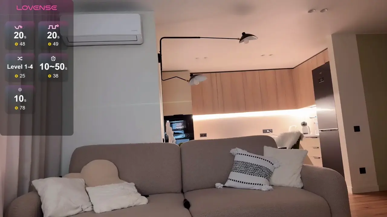 monika_reed1 cam show video 11/18/2025