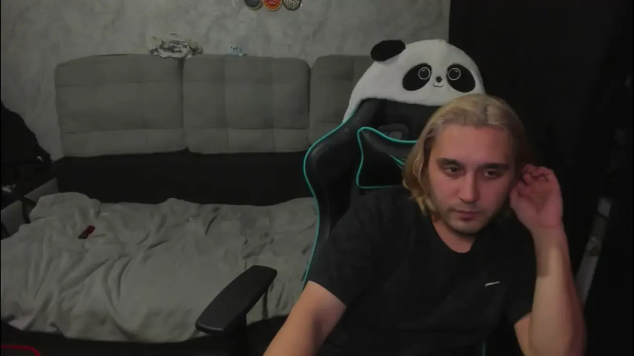 pohyi_ cam show video 3/14/2026