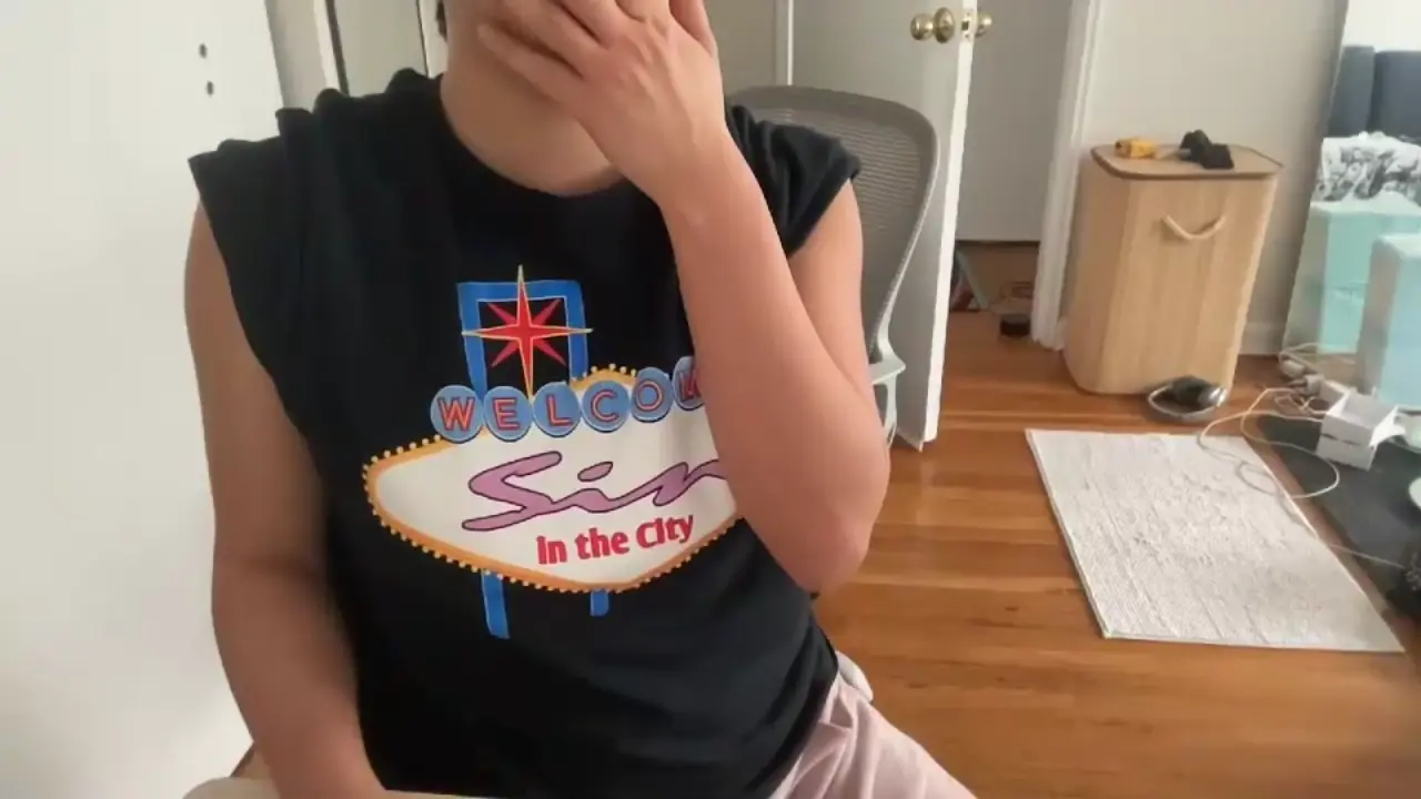 publicuniversalpussy cam show video 12/8/2025