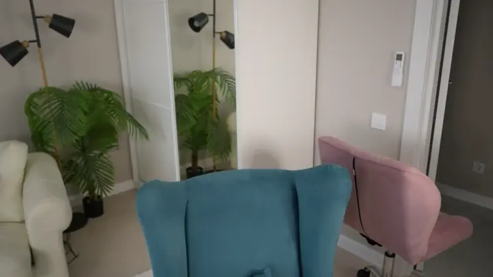 Sandy-the-Squirrel cam show video 9/18/2025