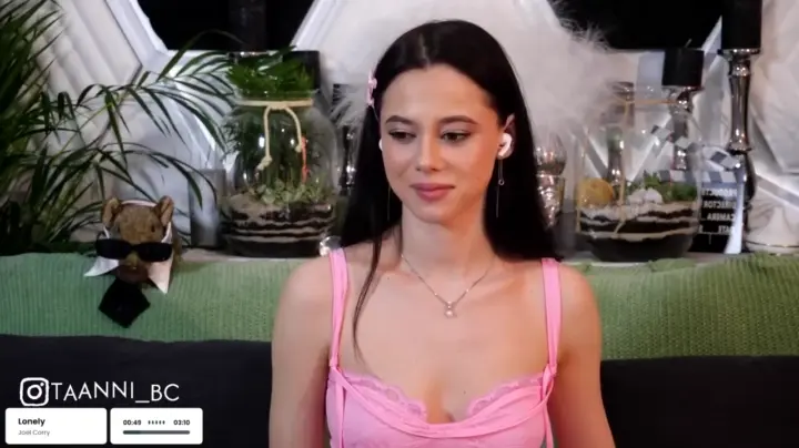 taanni_bc cam show video 8/12/2025