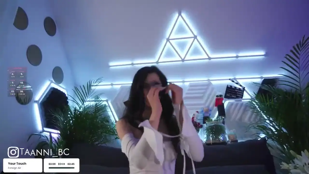 taanni_bc cam show video 10/24/2025
